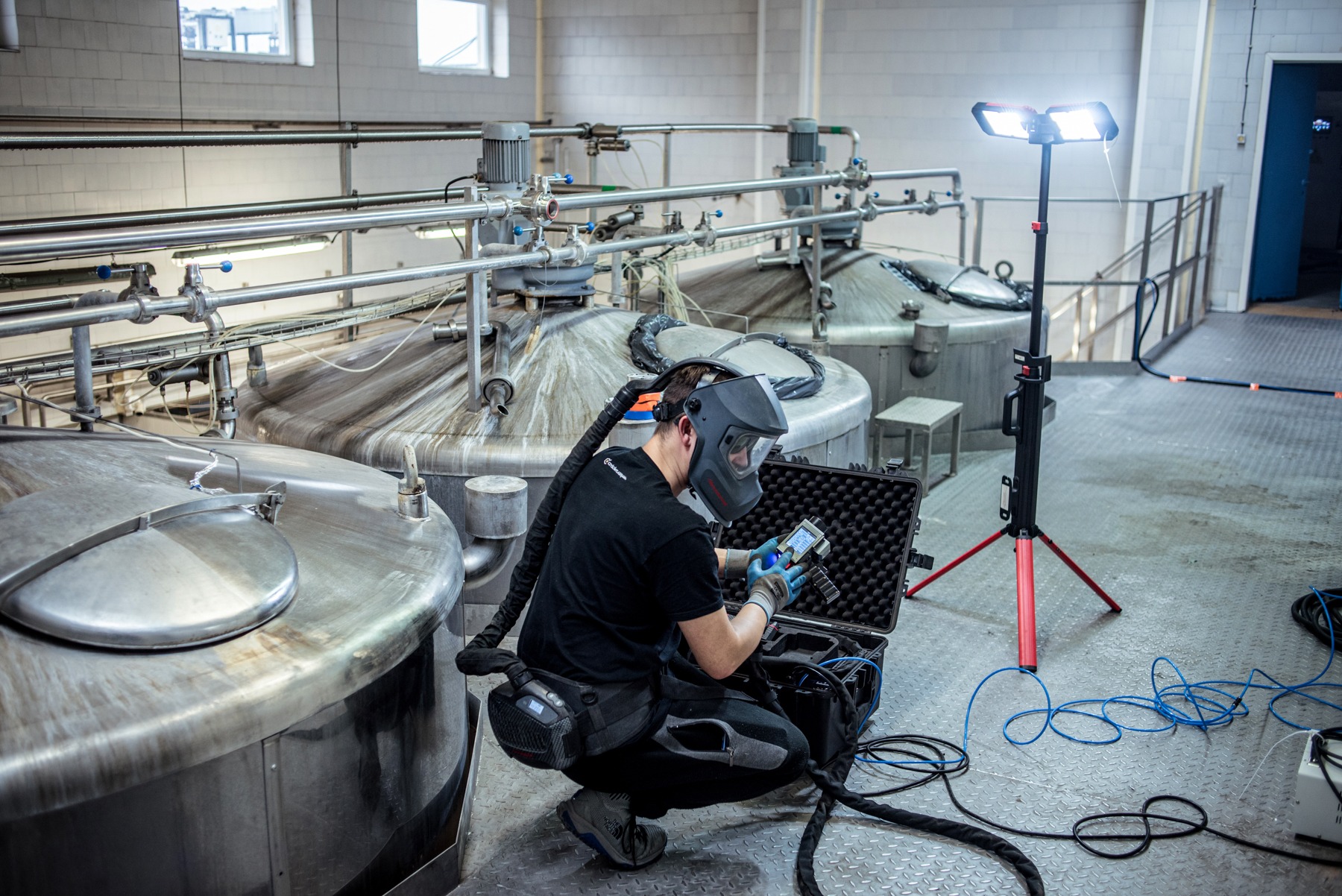 Bezkontaktowe czyszczenie laserem urządzeń produkcyjnych